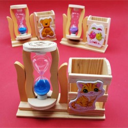 Ahşap Kedili Pembe Kum Saatli Kalemlik, nostaljik oyuncak, dekoratif ahşap, özel tasarım, kaliteli hediyelik